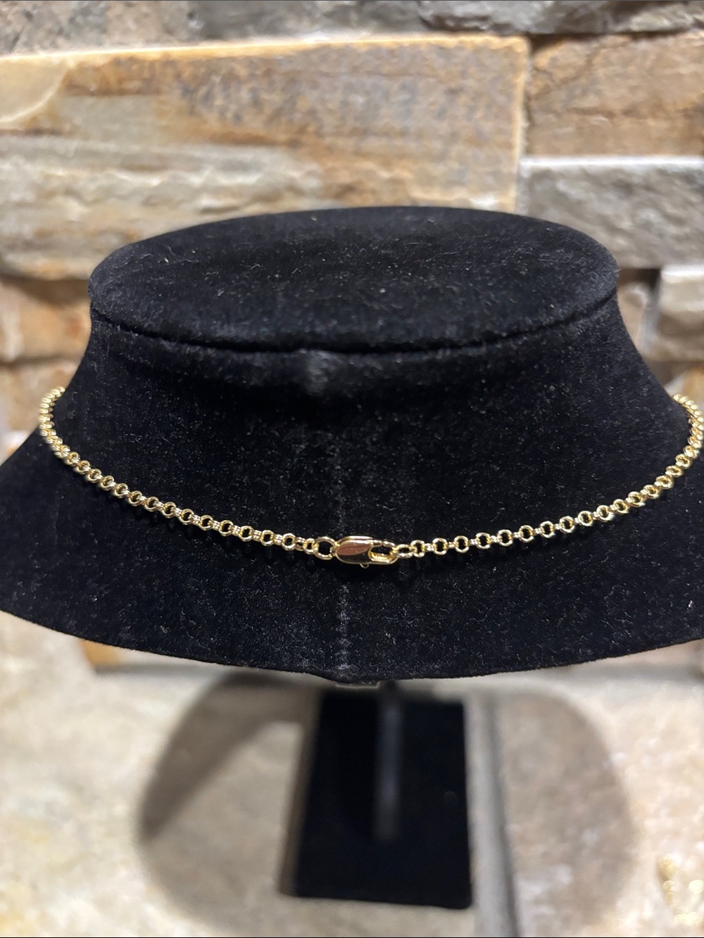 Gold Chain Necklace with Pink LV Padlock - Picture 4 of 5